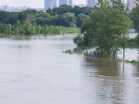 7.25日，颍河阜阳闸上游迎来今年首个洪峰